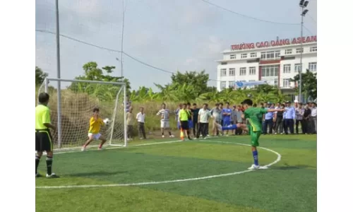 Bảo vệ Tập đoàn giành chức vô địch giải bóng đá Ống thép Hòa