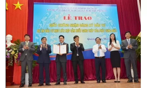 Quảng Ngãi trao chứng nhận đầu tư Khu liên hợp gang thép HP
