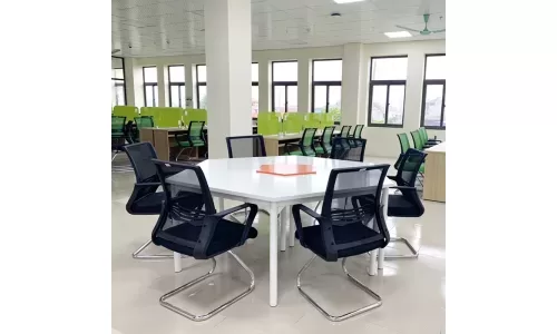 Ghế lưới chân quỳ lưng cao cho phòng họp hiện đại