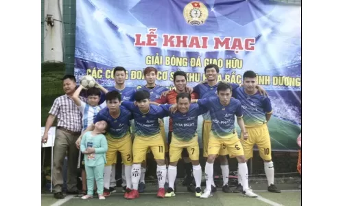 Nội thất Hòa Phát nâng cúp Vô địch bóng đá giải CĐCS phía Bắc – Bình Dương 2018