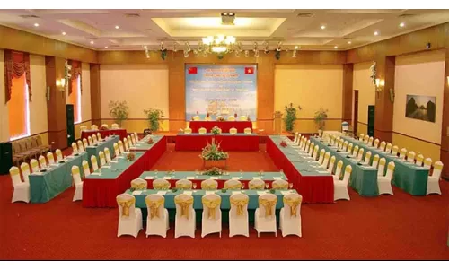 Cách lựa chọn mẫu khăn bàn hội trường phù hợp nhất !