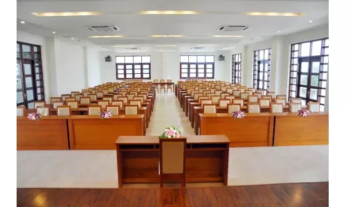 Lựa chọn ghe hoi truong go tu nhien Hòa Phát