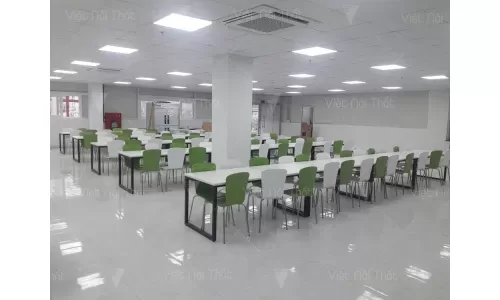 Mẫu bàn ăn công nghiệp được khách hàng lựa chọn trong thi công nhà ăn