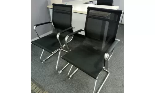 Có nên lựa chọn ghế lưới chân quỳ thanh lý không ?