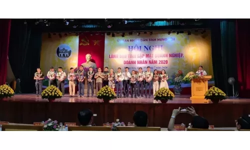 Nội thất Hòa Phát vinh dự nhận Cúp Phố Hiến 2020 tại tỉnh Hưng Yên.