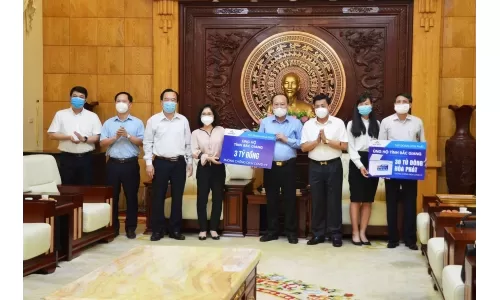 Tập đoàn Hòa Phát ủng hộ 3 tỷ đồng và 30 tủ đông hỗ trợ Bắc Giang phòng chống dịch Covid-19