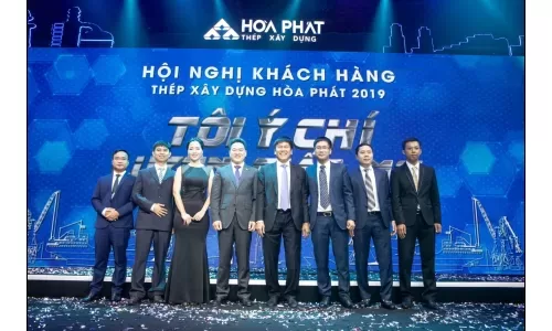 Chuyện 20 năm Hòa Phát bán thép