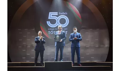 Hòa Phát lọt top 5 công ty niêm yết dẫn đầu về doanh thu, lợi nhuận