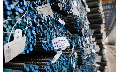 Năm 2021, Hòa Phát đạt sản lượng bán hàng 8,8 triệu tấn thép các loại, tăng 35% so với cùng kỳ, xuất