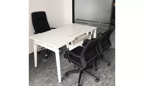 Lợi ích khi sử dụng bàn văn phòng gỗ công nghiệp