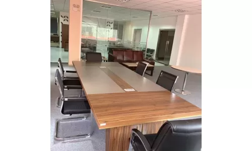 Những lưu ý và cách lựa chọn bàn họp phòng giám đốc