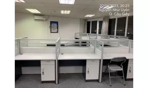 Bàn làm việc chân gỗ: Sự lựa chọn lý tưởng cho phòng làm việc   