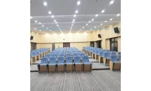 Nên chọn ghế hội trường nhập khẩu hay ghế nội địa?