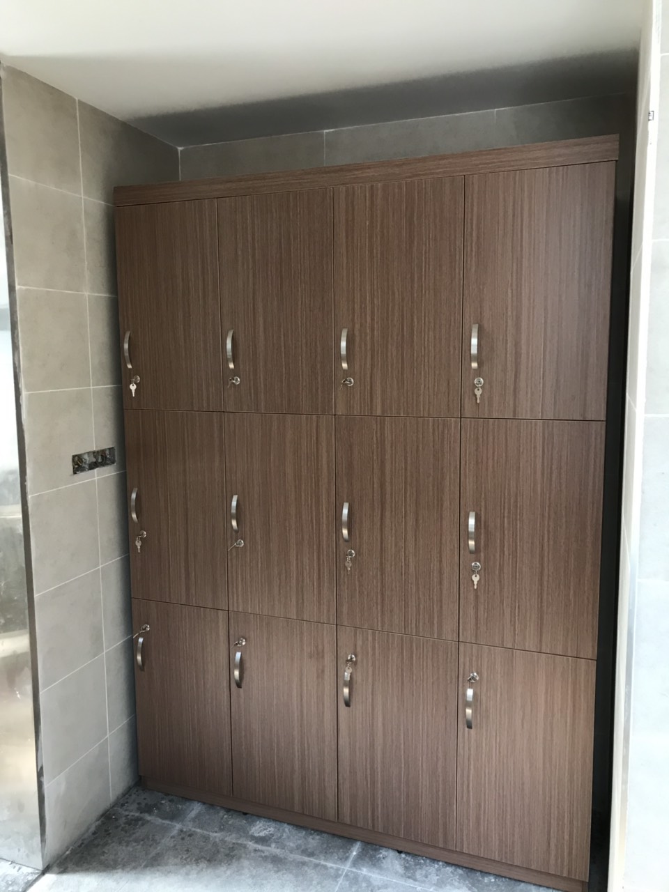 Tủ locker để đồ cá nhân gỗ hiện đại TLK98