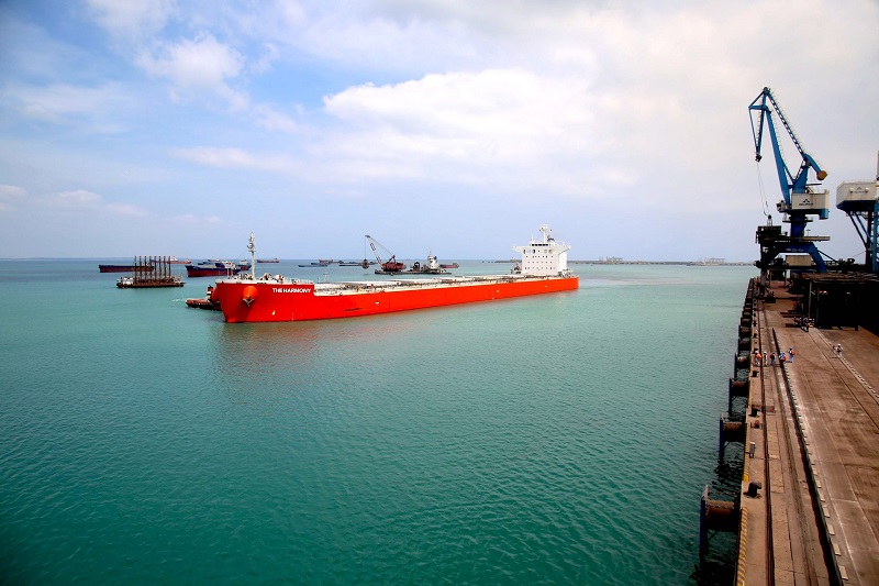 Tàu Harmony Hòa Phát hoàn thành chuyến đầu tiên, chở 80.000 tấn than cập cảng Dung Quất 1