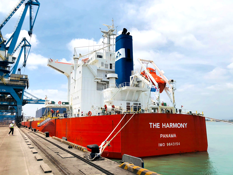 Tàu Harmony Hòa Phát hoàn thành chuyến đầu tiên, chở 80.000 tấn than cập cảng Dung Quất 2