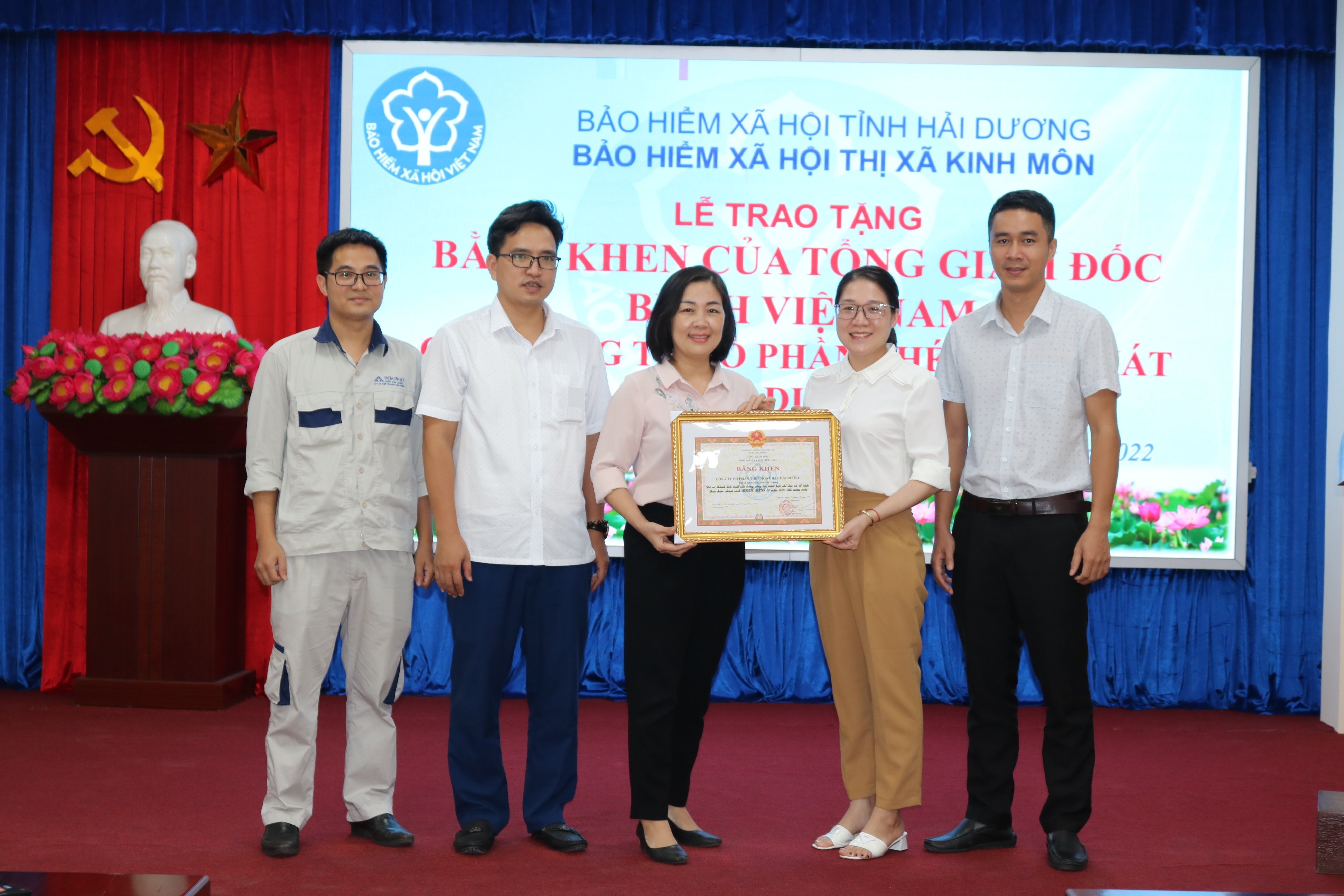 Thép Hòa Phát Hải Dương nhận bằng khen của Bảo hiểm xã hội Việt Nam