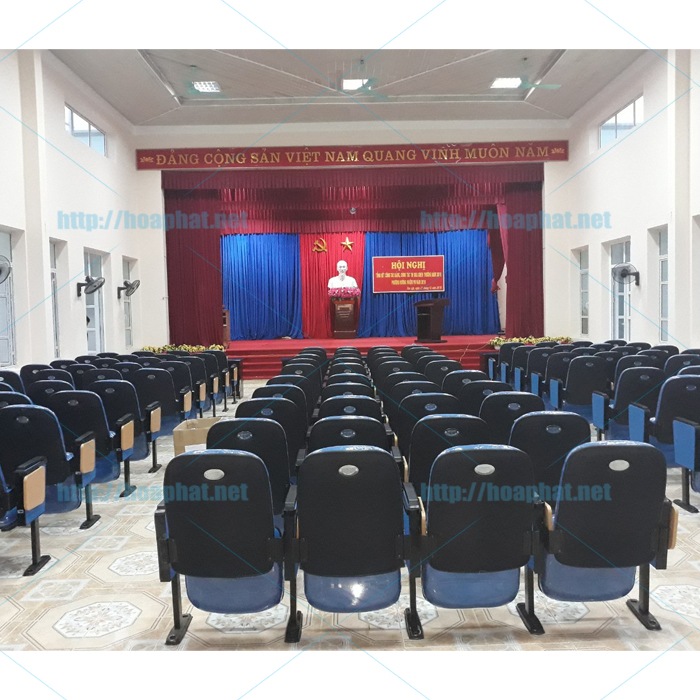 Ghế hội trường chân cố định hay chân di động?
